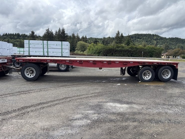 alloy-tri-axle-flatbed-pup-trailer-image-2