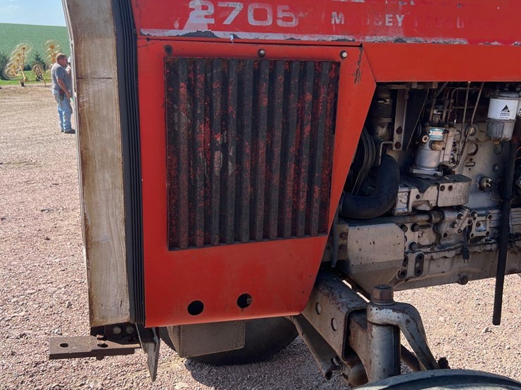 massey-ferguson-2705-image-2
