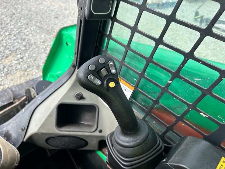2017-bobcat-t550-image-42