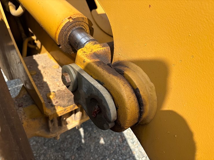 deere-444h-image-31
