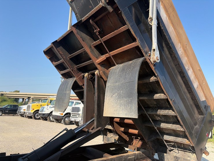 2000-international-4700-image-22