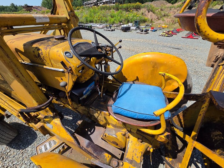 #61410-•-case-w-3-loader-backhoe-image-53