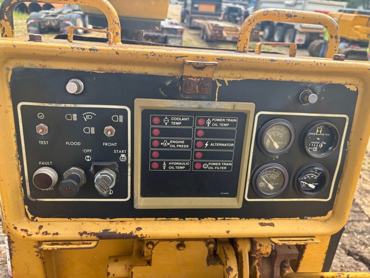 caterpillar-d4h-image-35