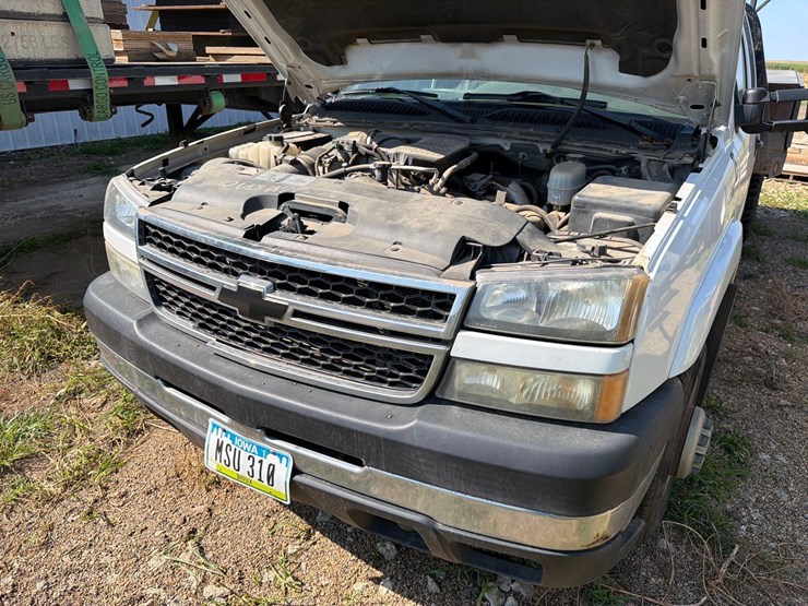 2006-chevrolet-3500-image-53
