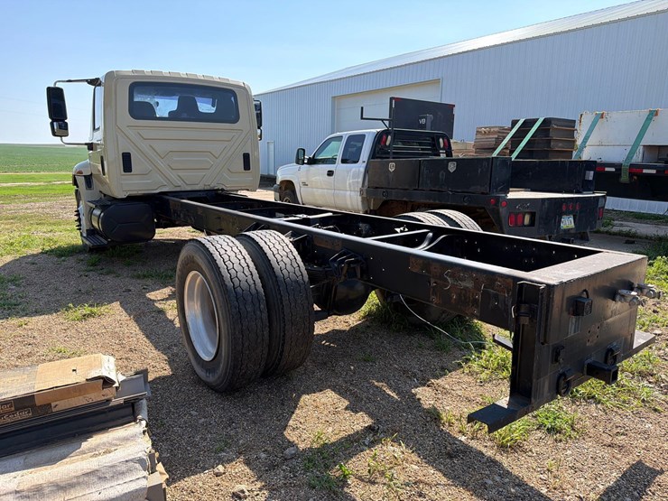 2003-international-durastar-4400-image-6