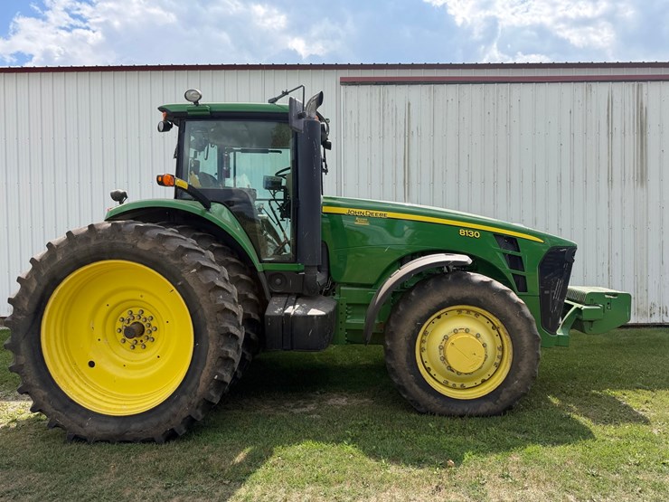 john-deere-8130-image-2
