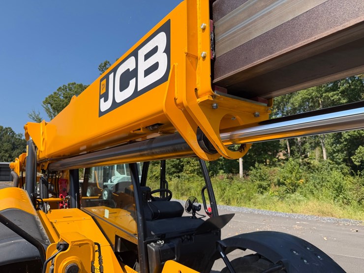 2024-jcb-509-42-image-82