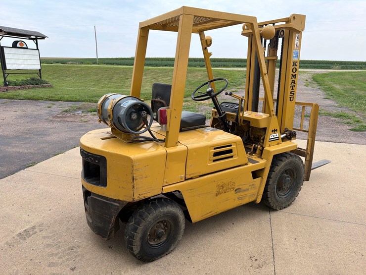 komatsu-fg25-propane-forklift-image-3