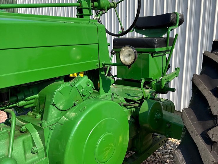 john-deere-70-image-10
