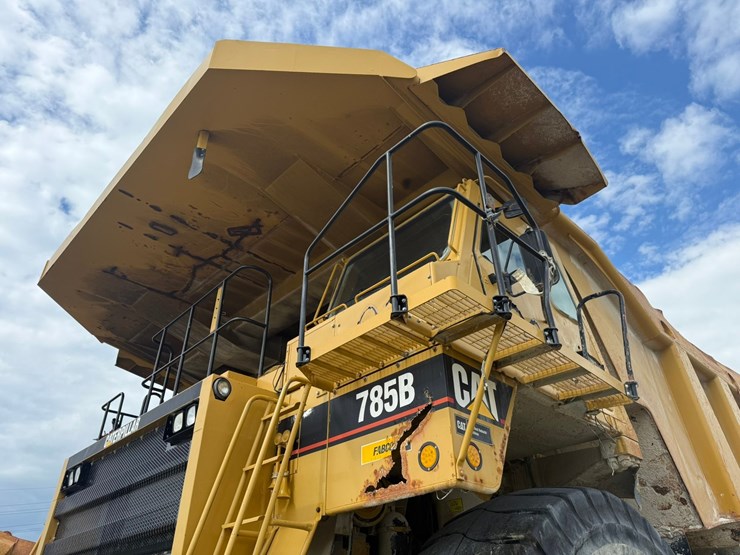 caterpillar-785b-image-13