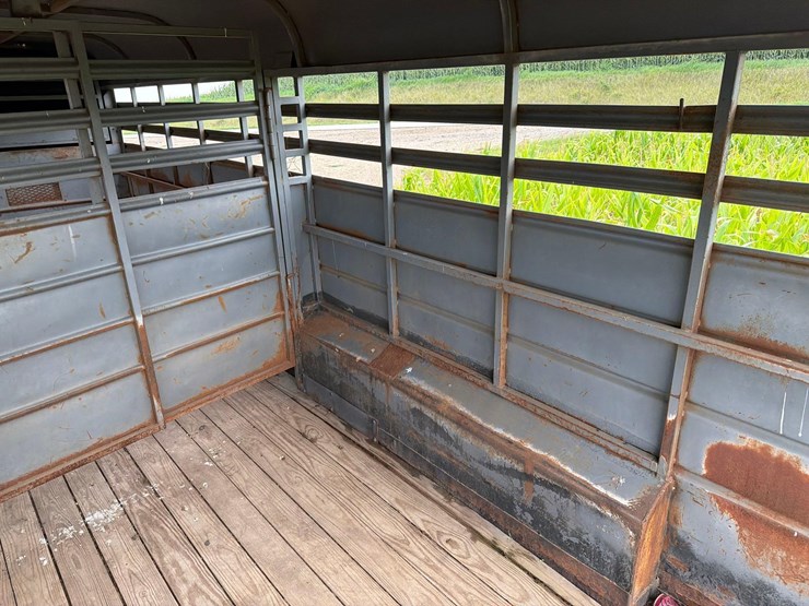 1975-triggs-7ft-x-20ft-gooseneck-livestock-trailer-image-26