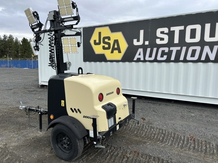 2021-doosan-6kw-towable-light-tower-image-3