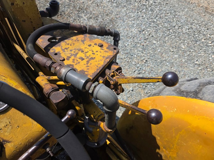 #61410-•-case-w-3-loader-backhoe-image-54