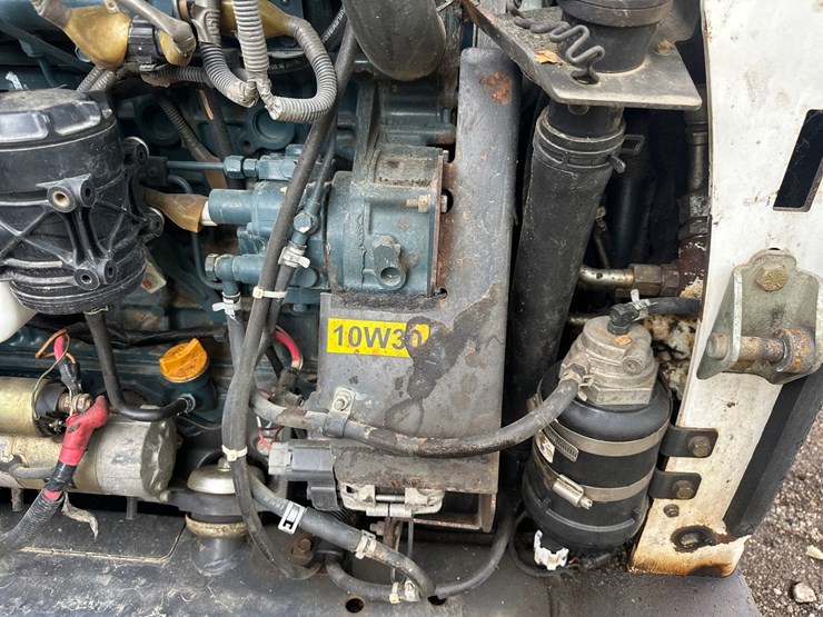 2012-bobcat-s850-image-47
