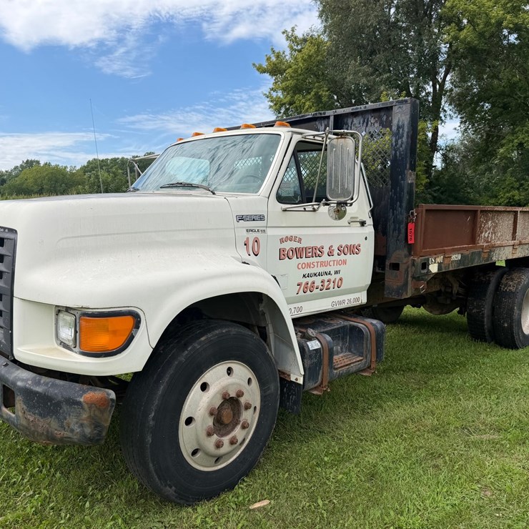 1998 FORD F700