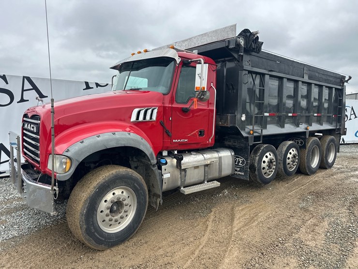 #61413-•-2013-mack-gu713-quad-axle-dump-truck-image-1
