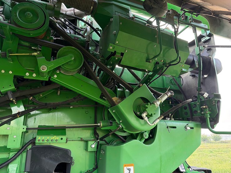 2013-john-deere-s660-image-42