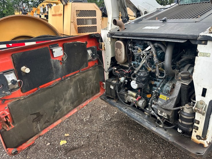 2012-bobcat-s850-image-43