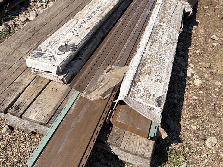 wood-grain-steel-horizontal-siding-image-4