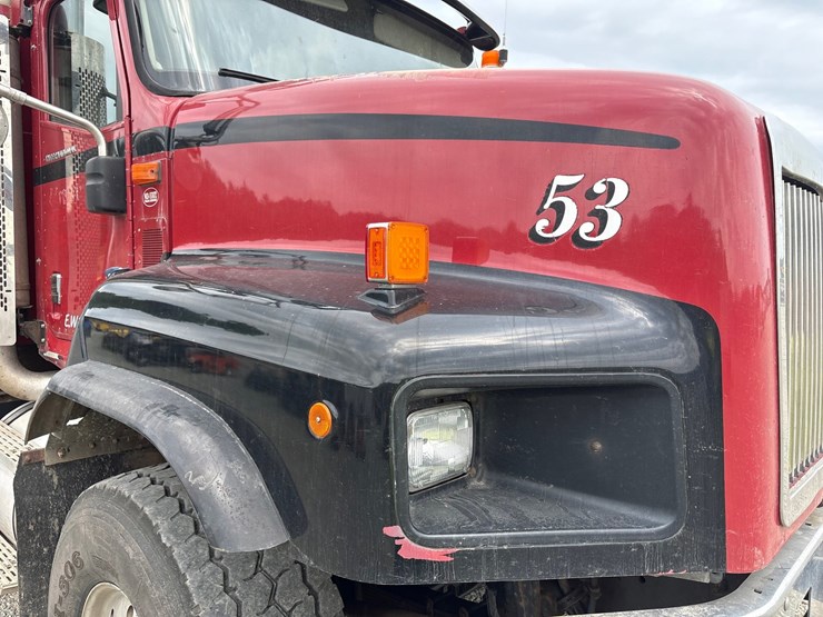 #61388-•-2004-international-5600i-quad-axle-dump-truck-image-10