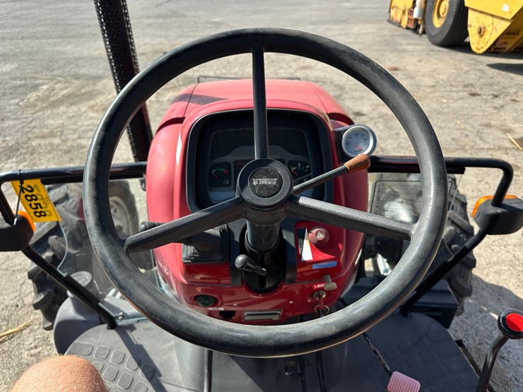 #2858-•-2008-case-jx60-4x4-tractor-image-82