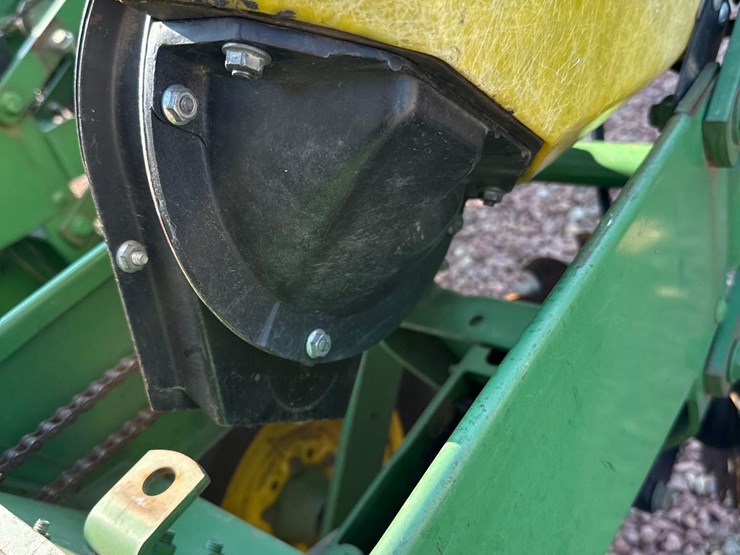 john-deere-7000-image-42