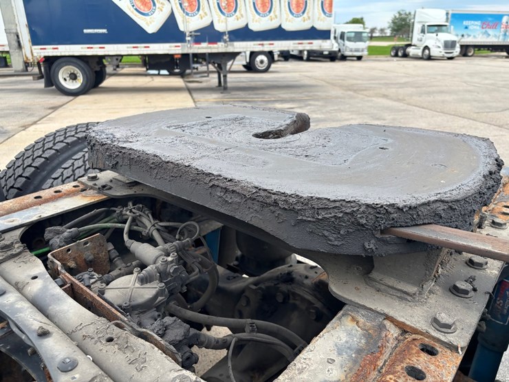 #2297-•-2017-freightliner-m2-single-axle-day-cab-truck-tractor-image-67