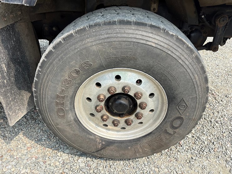 #61388-•-2004-international-5600i-quad-axle-dump-truck-image-68