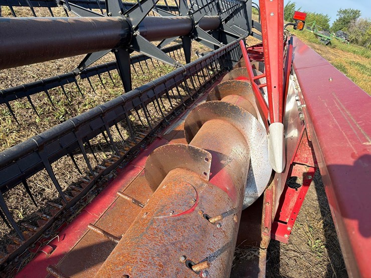 2005-case-ih-1020-image-33