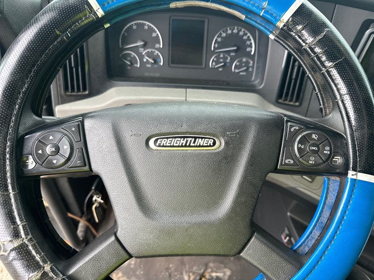 #61416-•-2019-freightliner-cascadia-evolution-iseries-sleeper-cab-truck-tractor-image-40