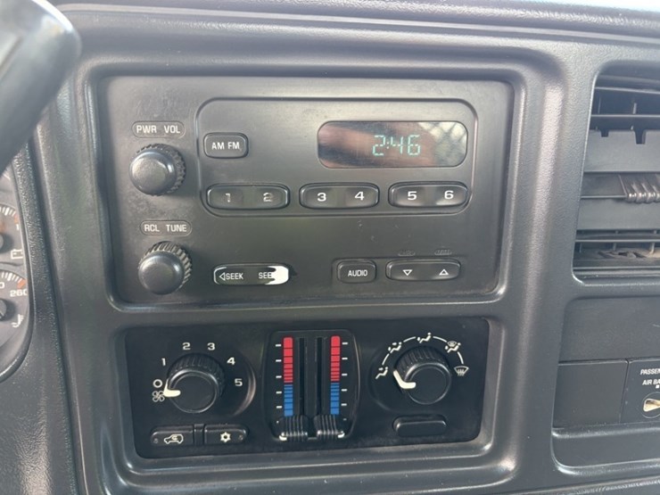 2006-chevrolet-silverado-3500-image-25