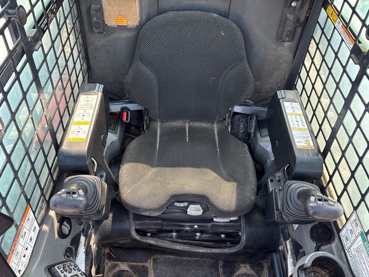 2018-bobcat-t870-image-35