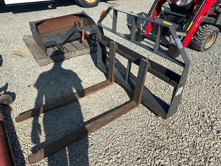 2021-massey-ferguson-1805-image-80