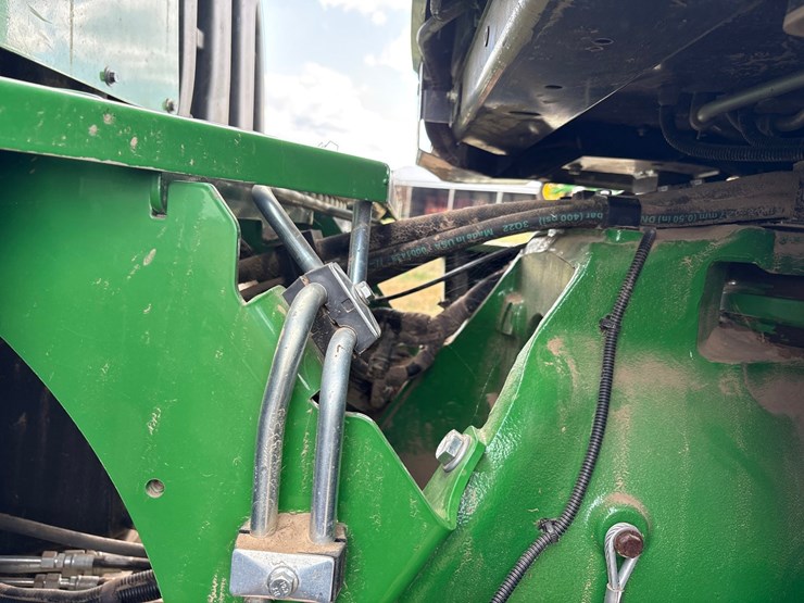 2022-john-deere-640-image-29