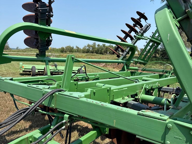 john-deere-230-image-19