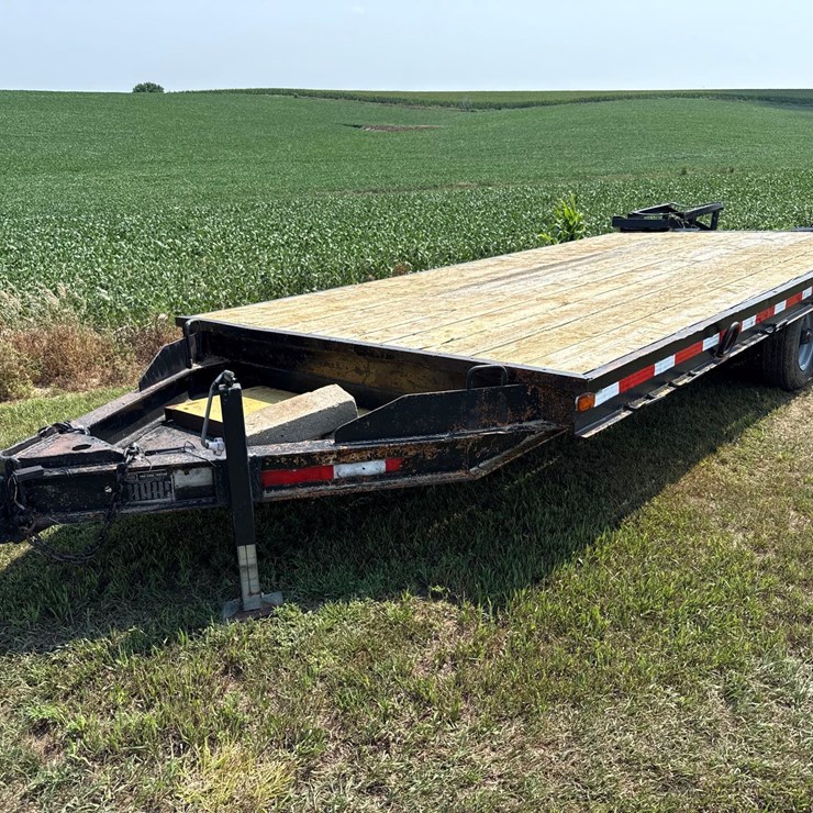 1972 Fruehof 8ft x 19ft Flatbed Equipment Trailer