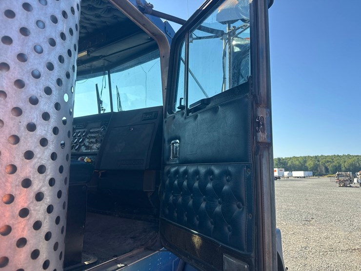 1988-kenworth-t800-image-32