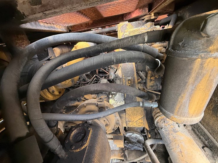 caterpillar-235b-image-30