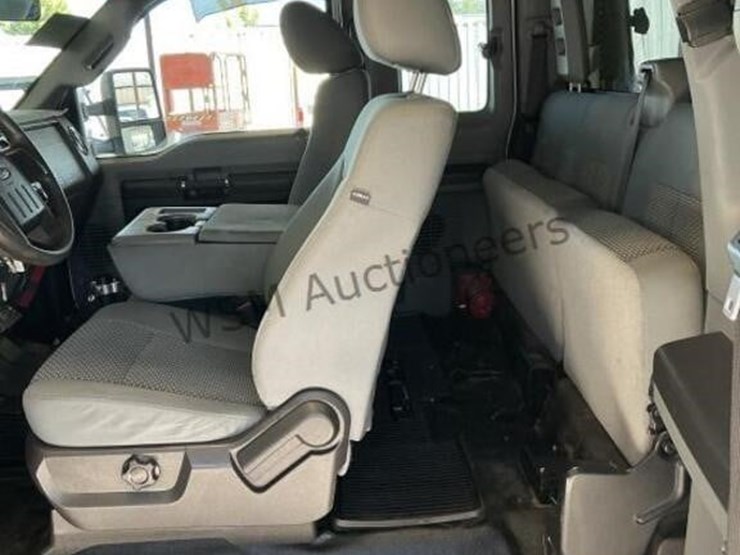 2014-ford-f550-image-28