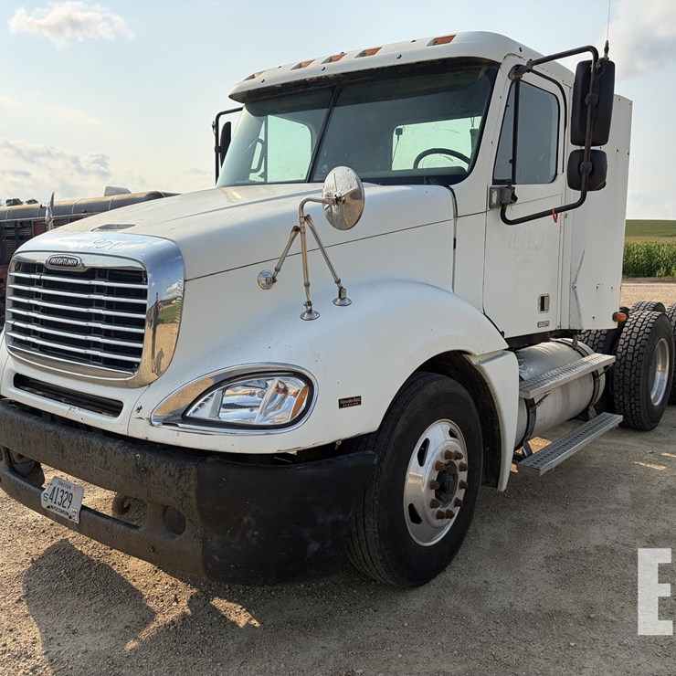 2002 FREIGHTLINER COLUMBIA 120