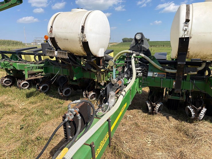 john-deere-1760-image-39