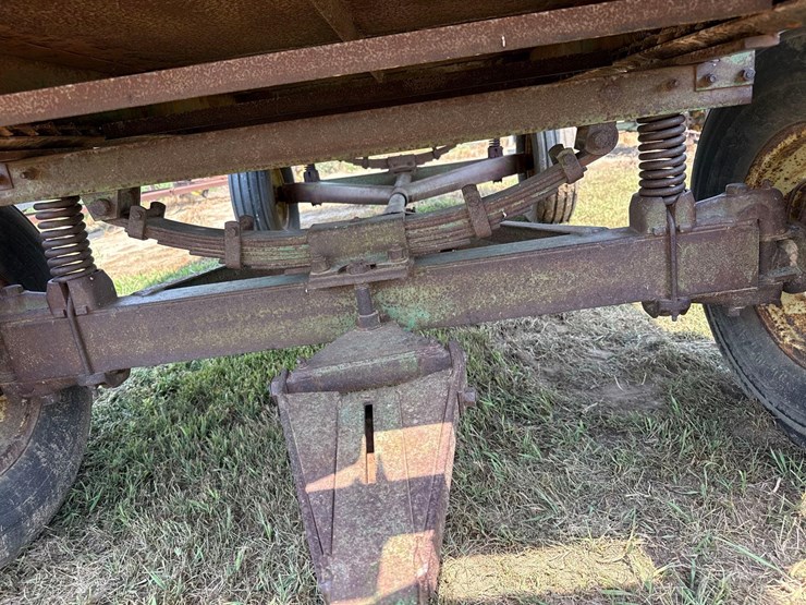 s&w-200-power-wagon-rear-unload-silage-wagon-image-23