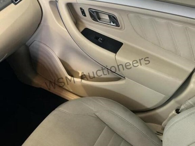 2015-ford-taurus-sdn-image-20