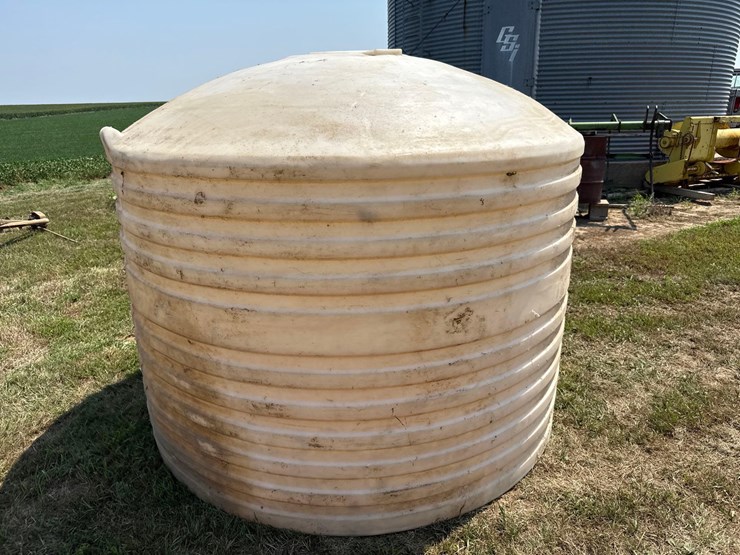 1200-gallon-poly-tank-image-3