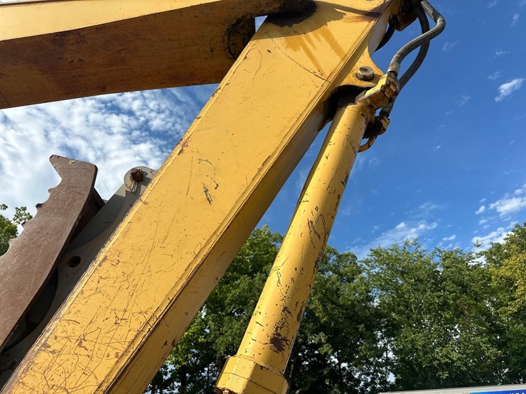 caterpillar-225d-lc-image-20