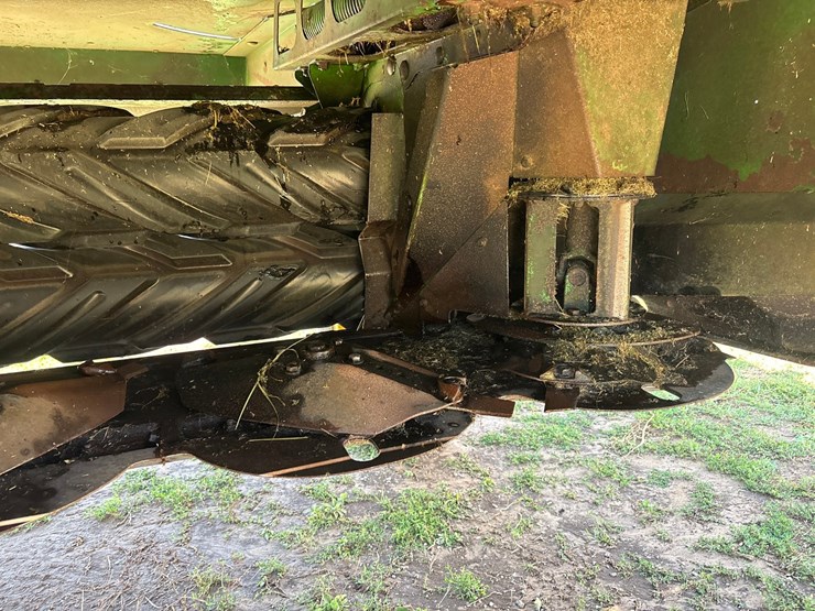 john-deere-635-image-33