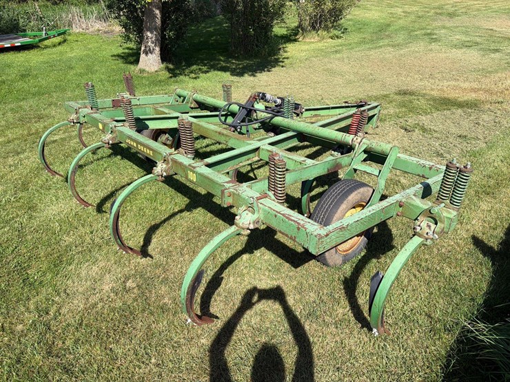 john-deere-100-image-2
