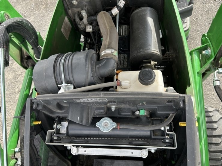 2021-john-deere-1025r-image-19
