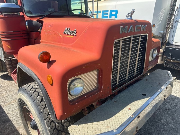 mack-rd690s-image-9