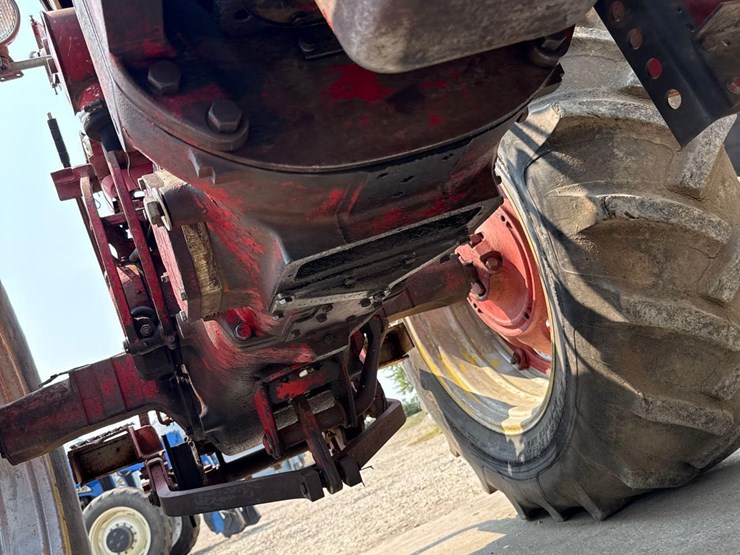 farmall-560-diesel-tractor-image-40